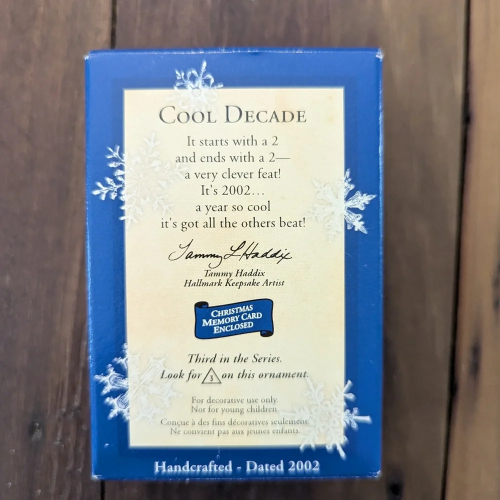 2002 Hallmark Keepsake Cool Decade Polar Bear 3rd‎ in Series Ornament Open Box